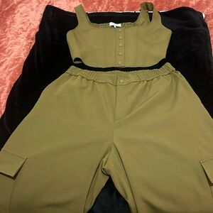 A stunning, roomy two piece cargo-style set. Perfect for celebrations & brunch